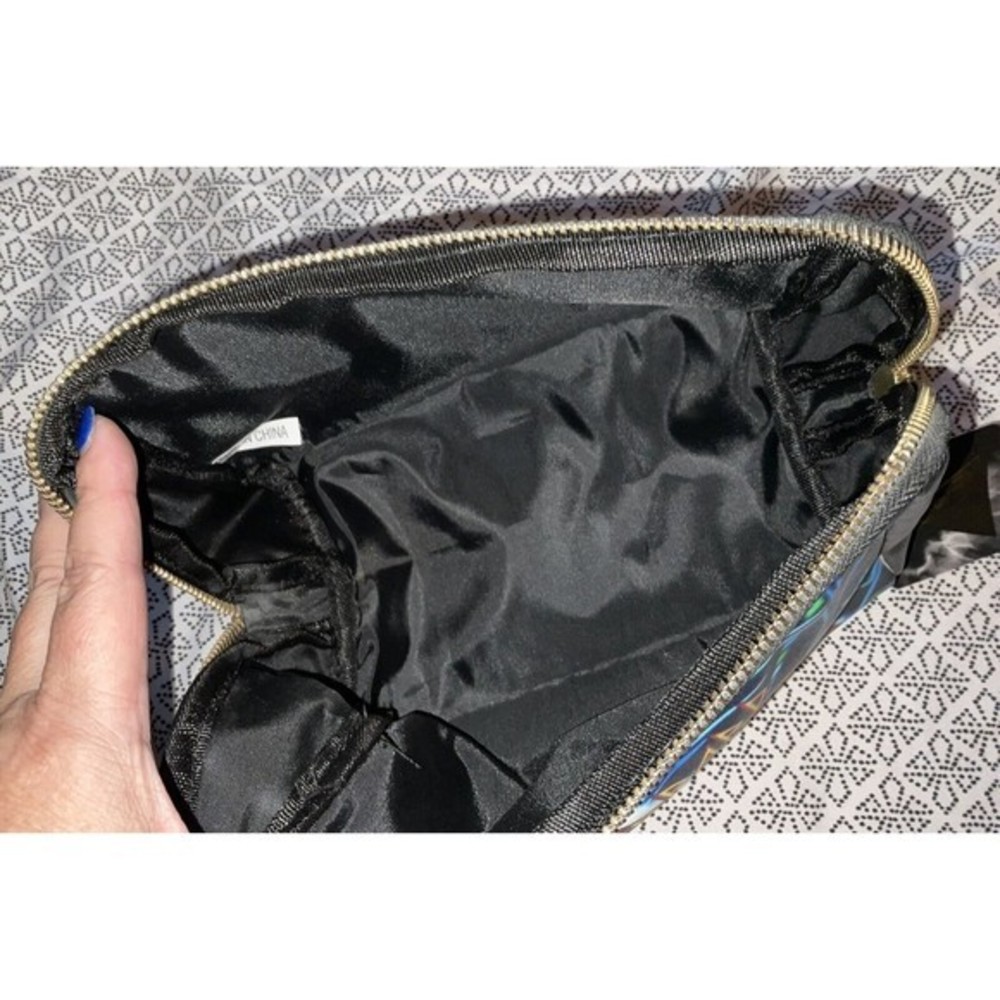Rock and Roll Beauty Def Leppard Cosmetic Bag Case Hysteria NEW - Picture 2 of 5